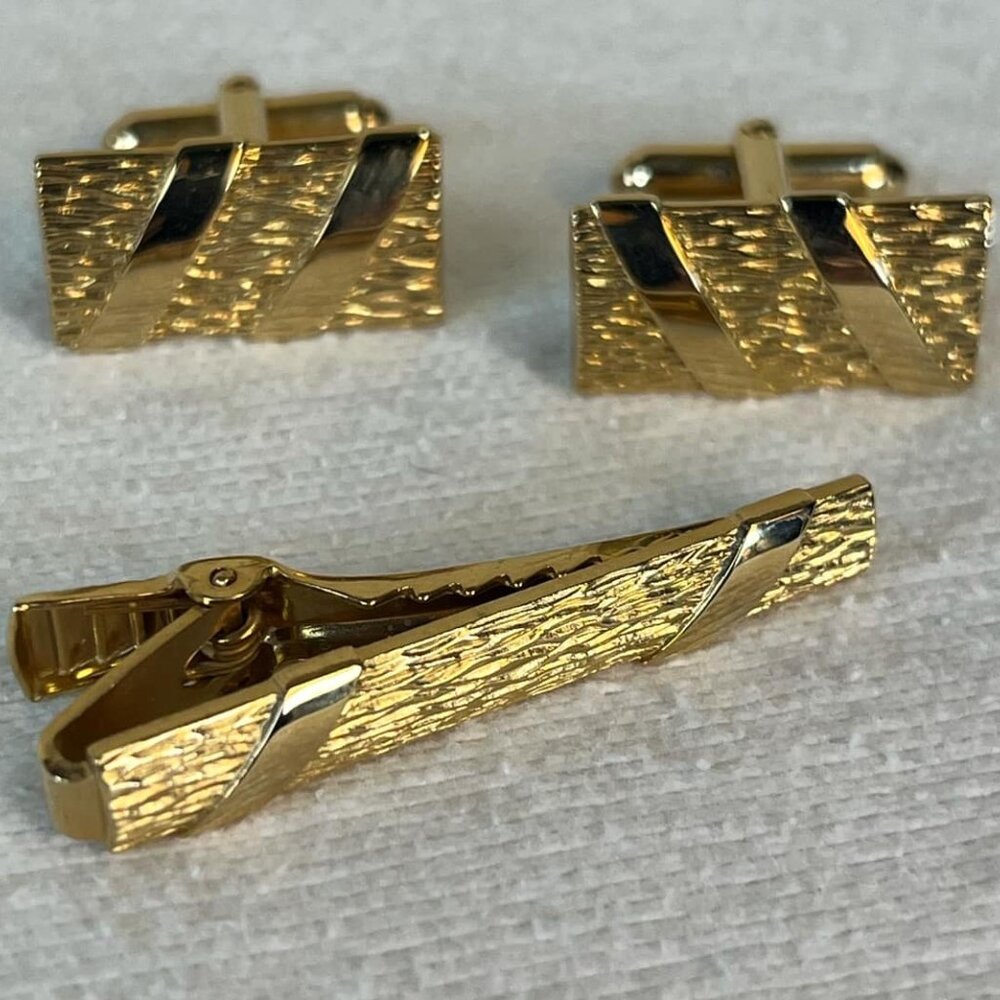 Vintage Anson Gold Tone Textured Cuff Links & Tie Bar Set‎ Formal Wedding Gift